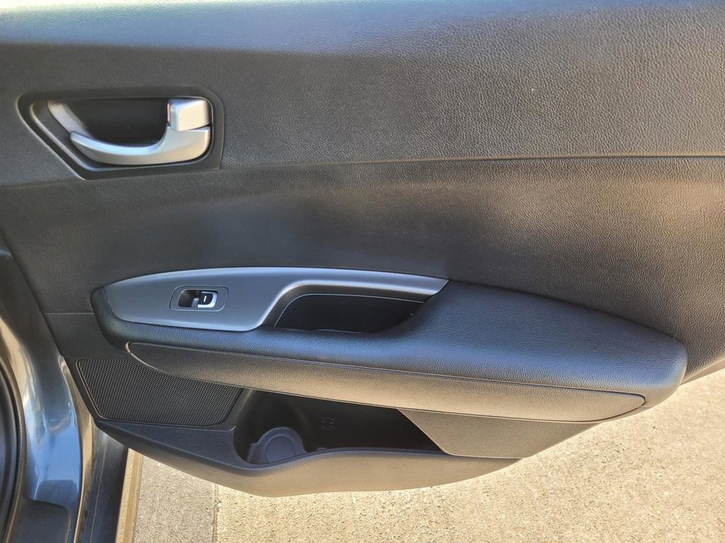 Used 2020 Kia Optima S image 11