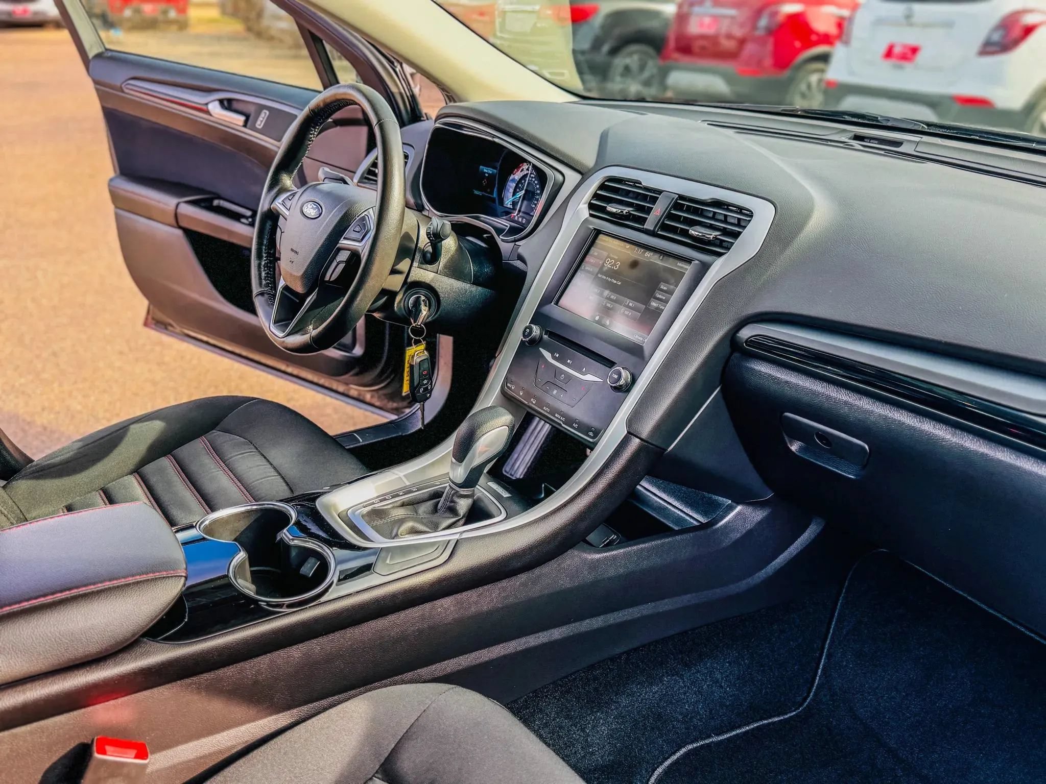 Used 2014 Ford Fusion SE FWD image 28