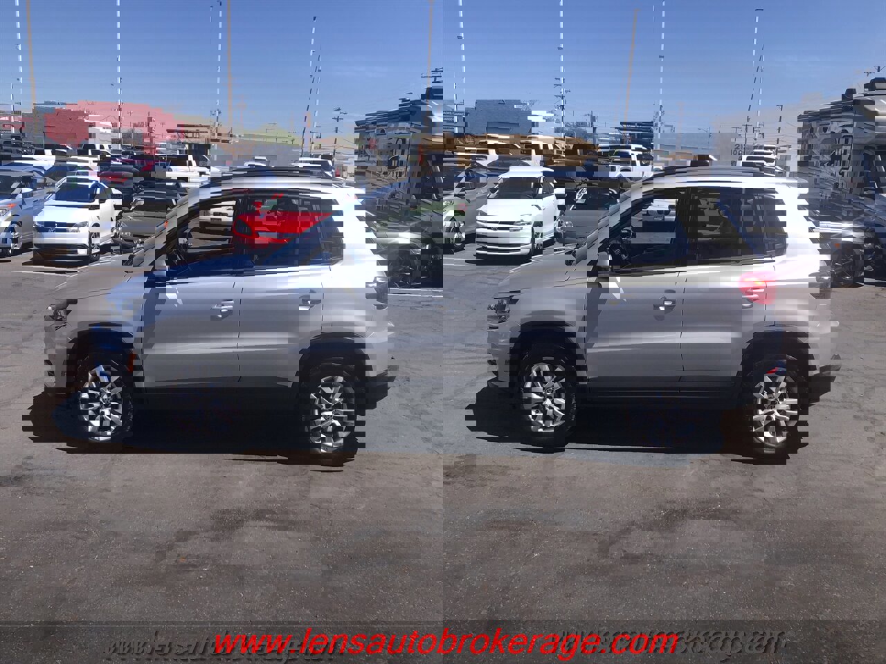 Used 2016 Volkswagen Tiguan S image 5