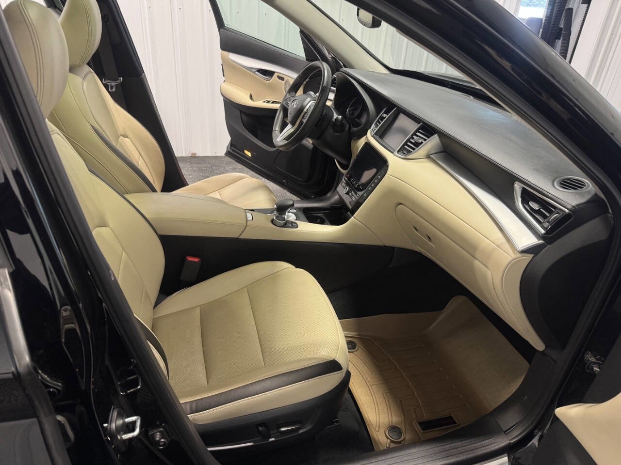 Used 2019 INFINITI QX50 Essential w/ Premium Heat Package image 20