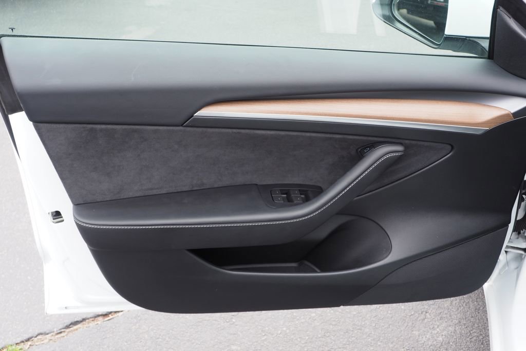 Used 2023 Tesla Model 3 Standard Range image 14