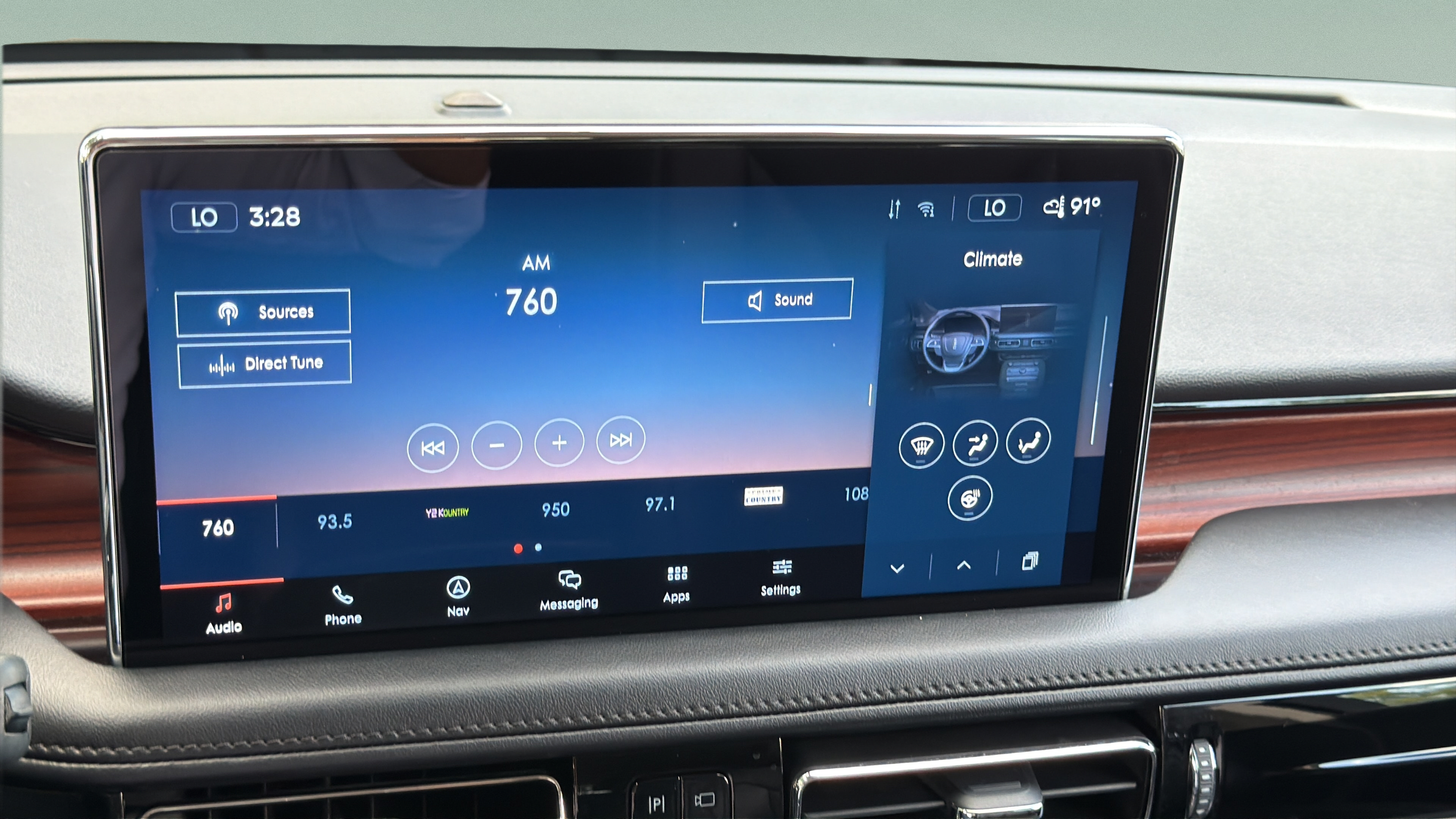 Used 2023 Lincoln Nautilus Reserve AWD/4WD image 19