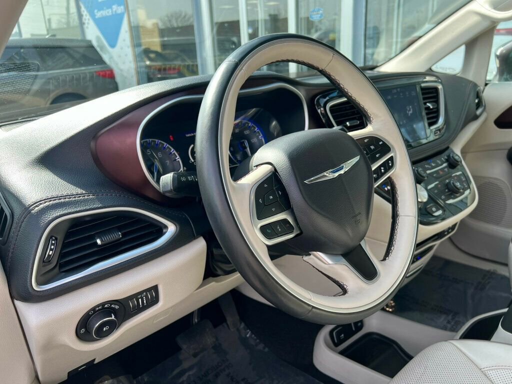 Used 2018 Chrysler Pacifica Limited w/ Advanced Safetytec Group image 21