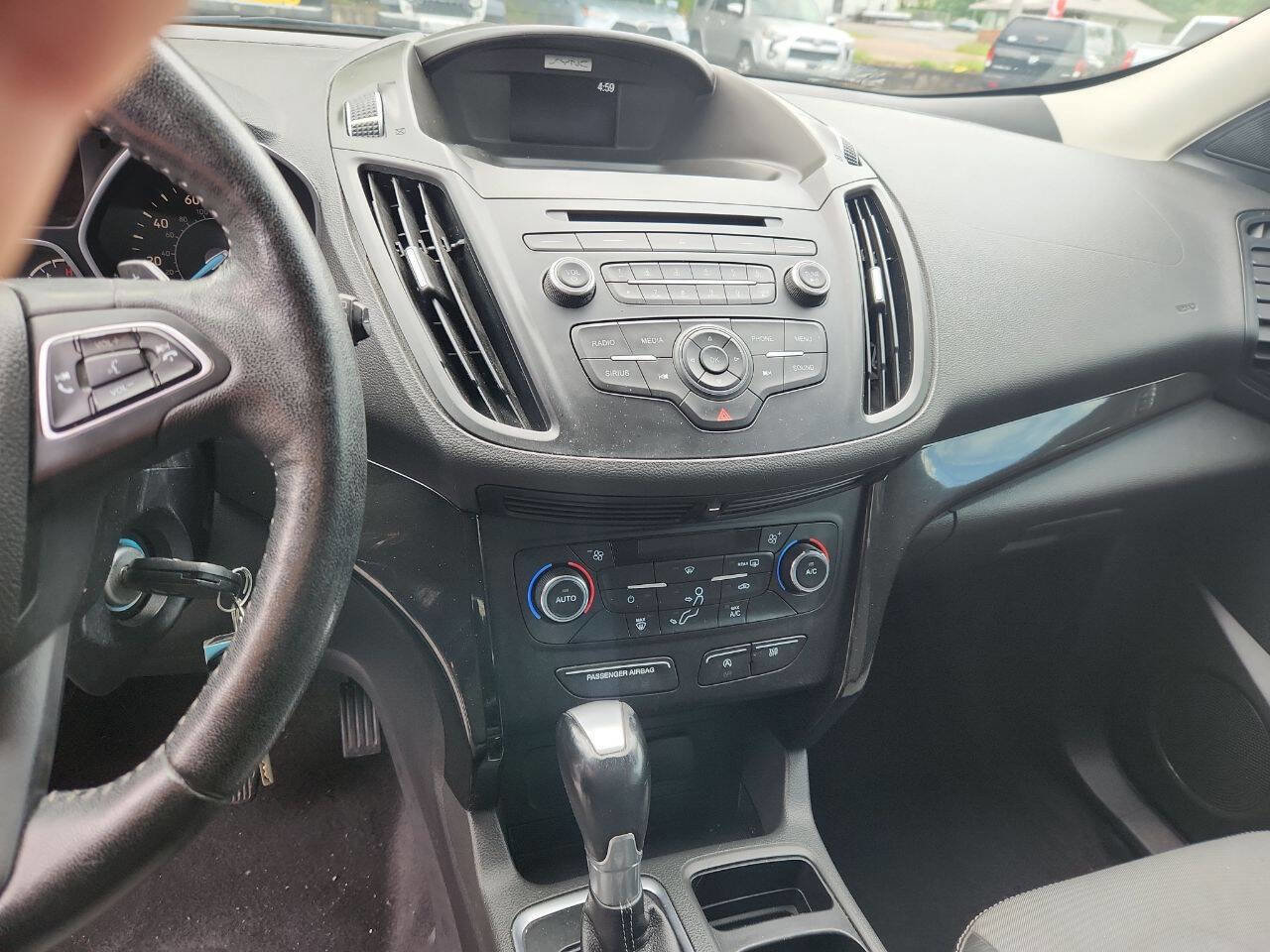 Used 2017 Ford Escape SE w/ SE Sport Appearance Package image 19