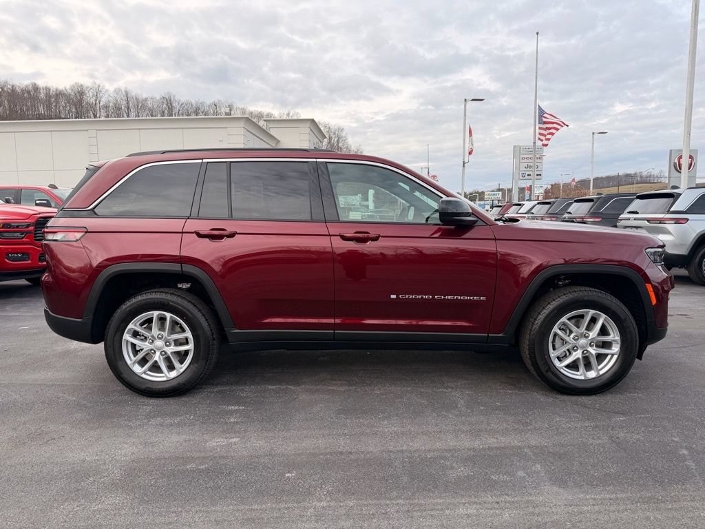 New 2025 Jeep Grand Cherokee Laredo X w/ Luxury Tech Group I AWD/4WD image 3