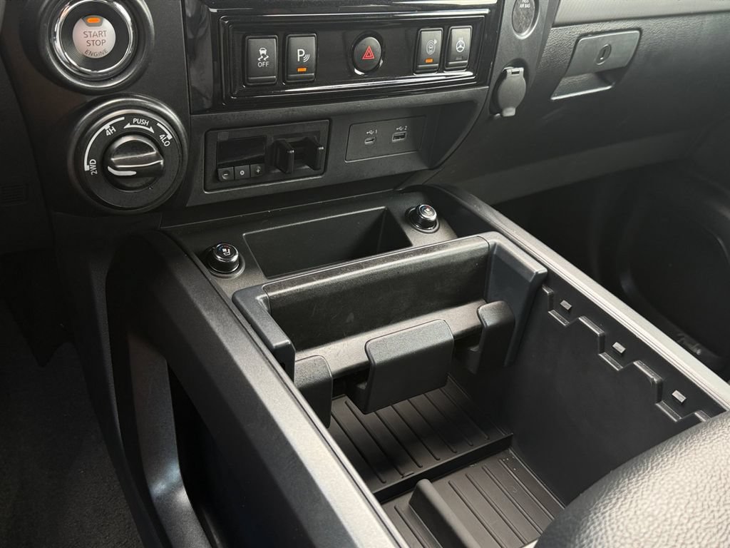 Used 2021 Nissan Titan PRO-4X w/ Pro-4x Convenience Package AWD/4WD image 25
