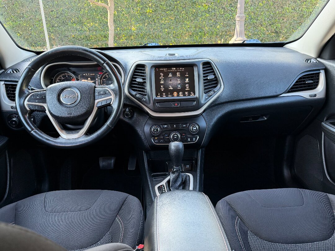 Used 2016 Jeep Cherokee 75th Anniversary FWD image 19