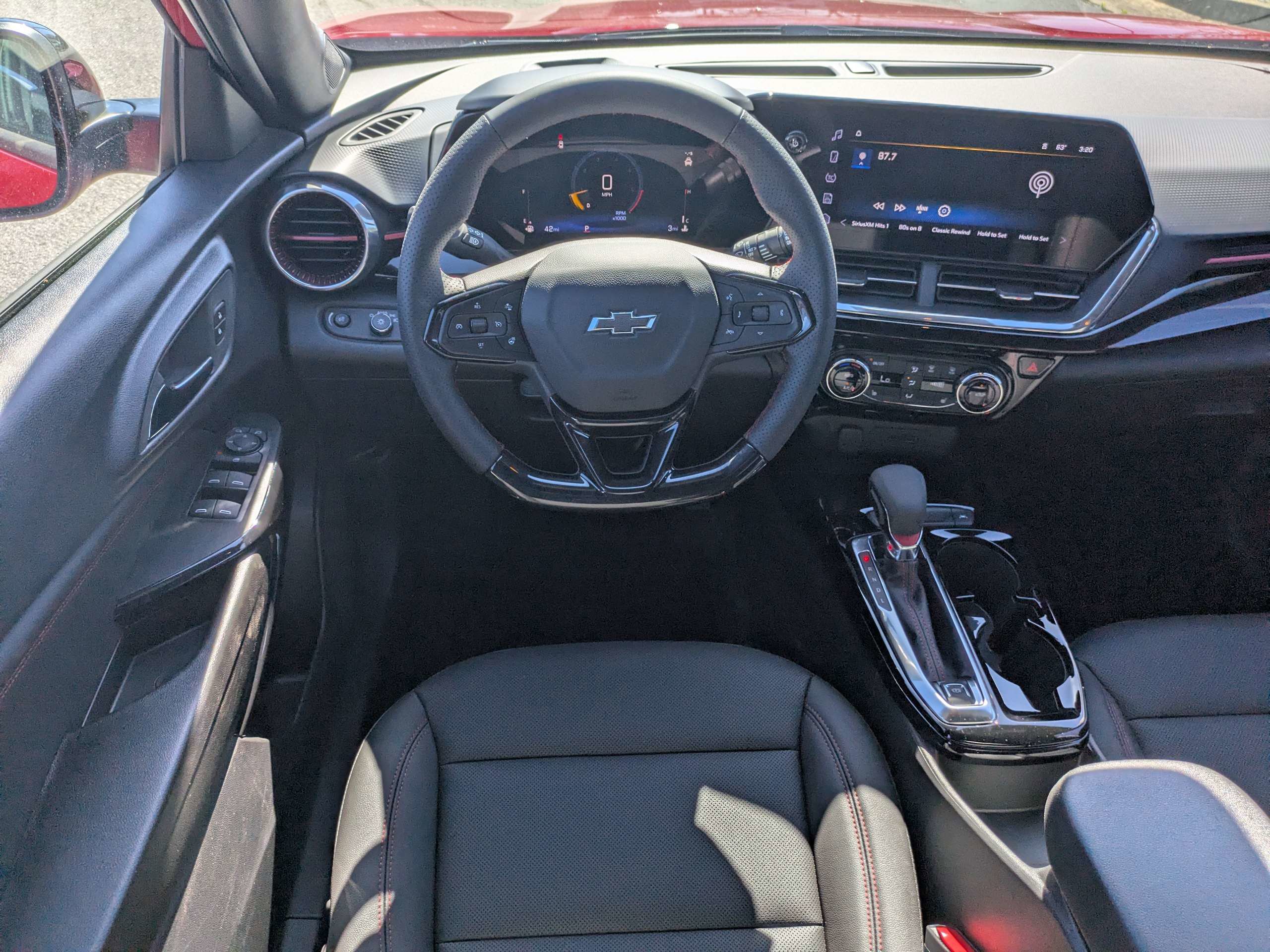 New 2026 Chevrolet Trax RS w/ Sunroof Package image 16