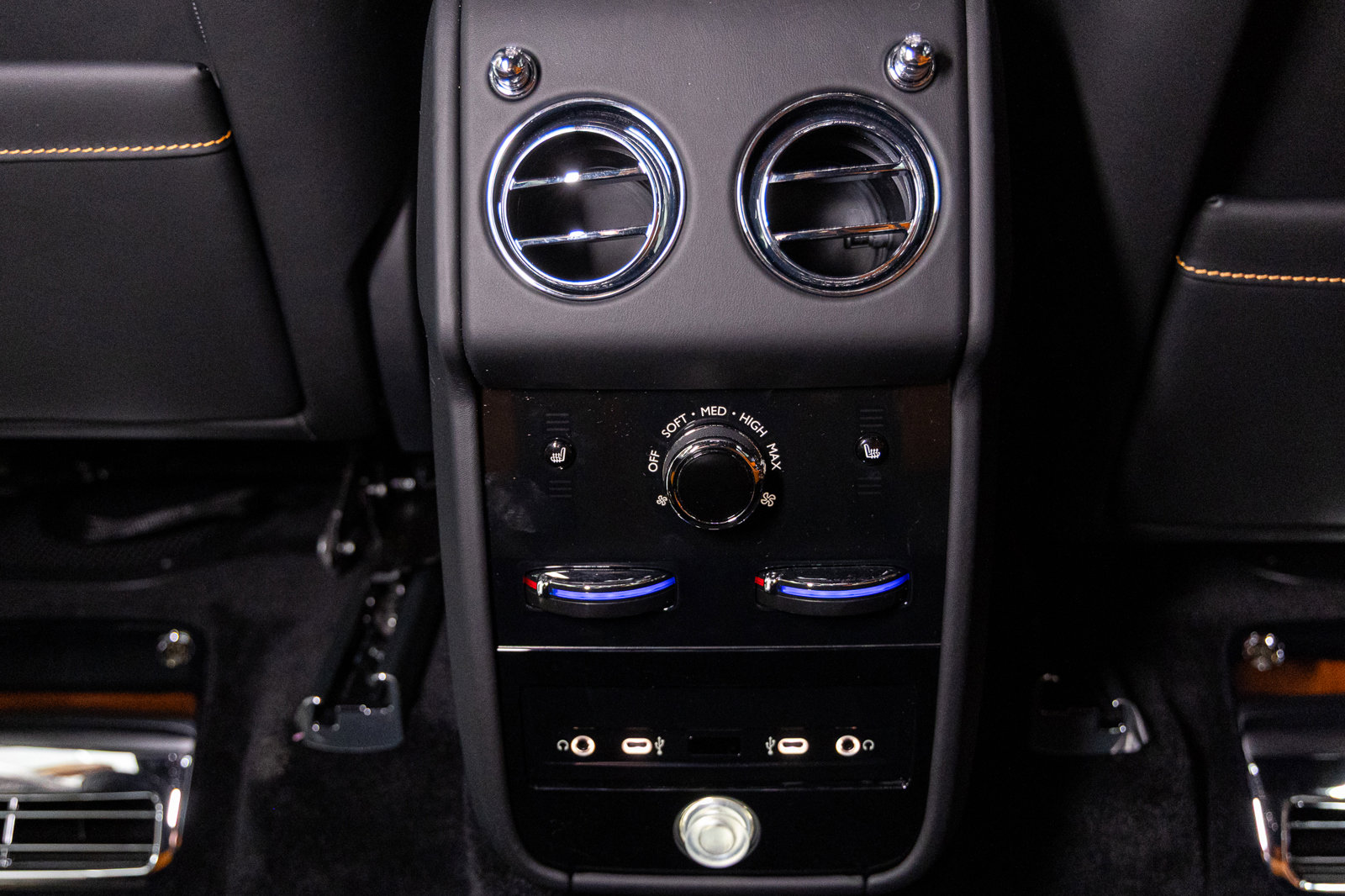 New 2026 Rolls-Royce Cullinan Black Badge image 45