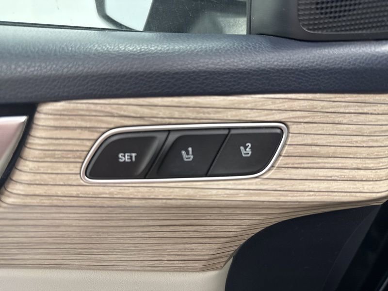 Used 2022 Hyundai Palisade Limited w/ Cargo Package image 27