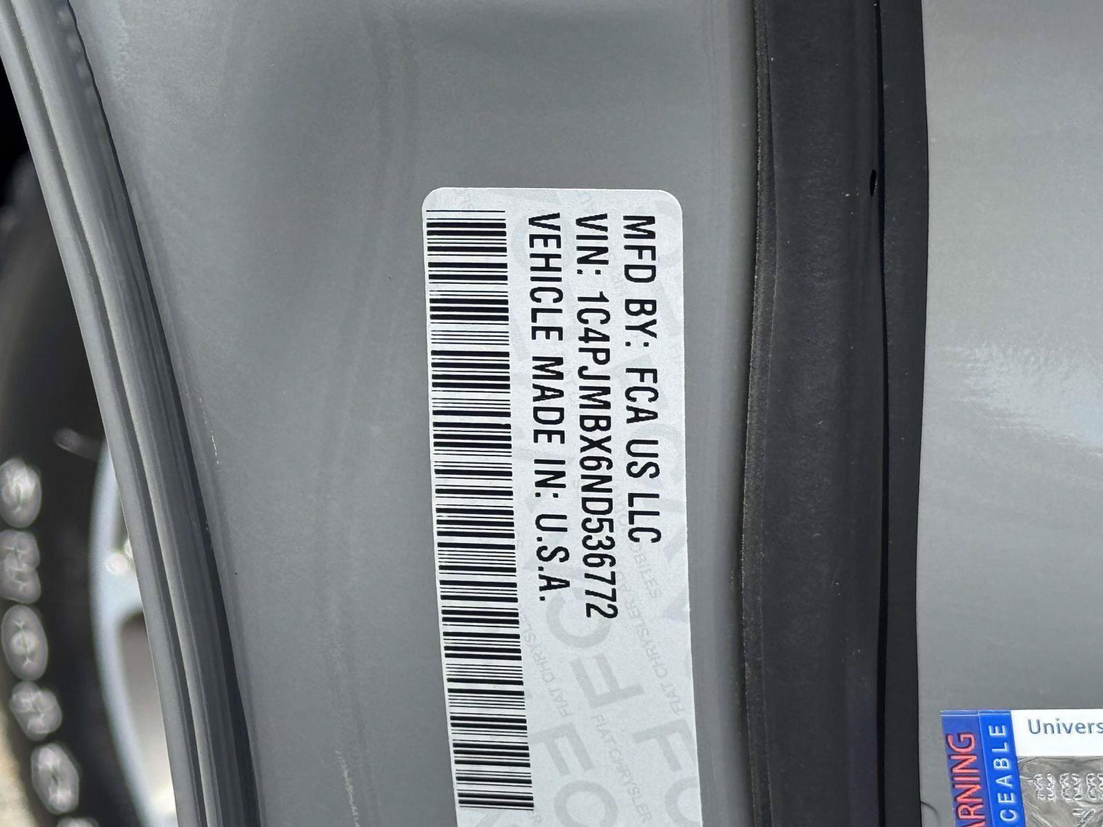 Used 2022 Jeep Cherokee Trailhawk AWD/4WD image 30