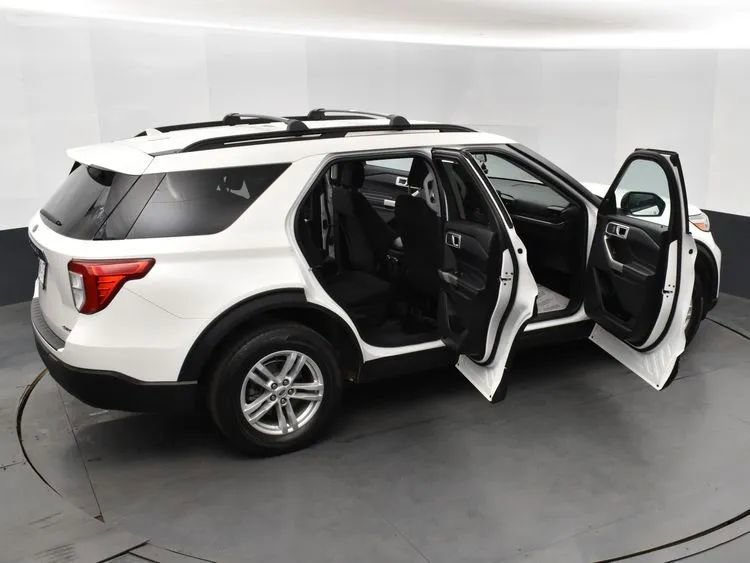 Used 2022 Ford Explorer XLT AWD/4WD image 6