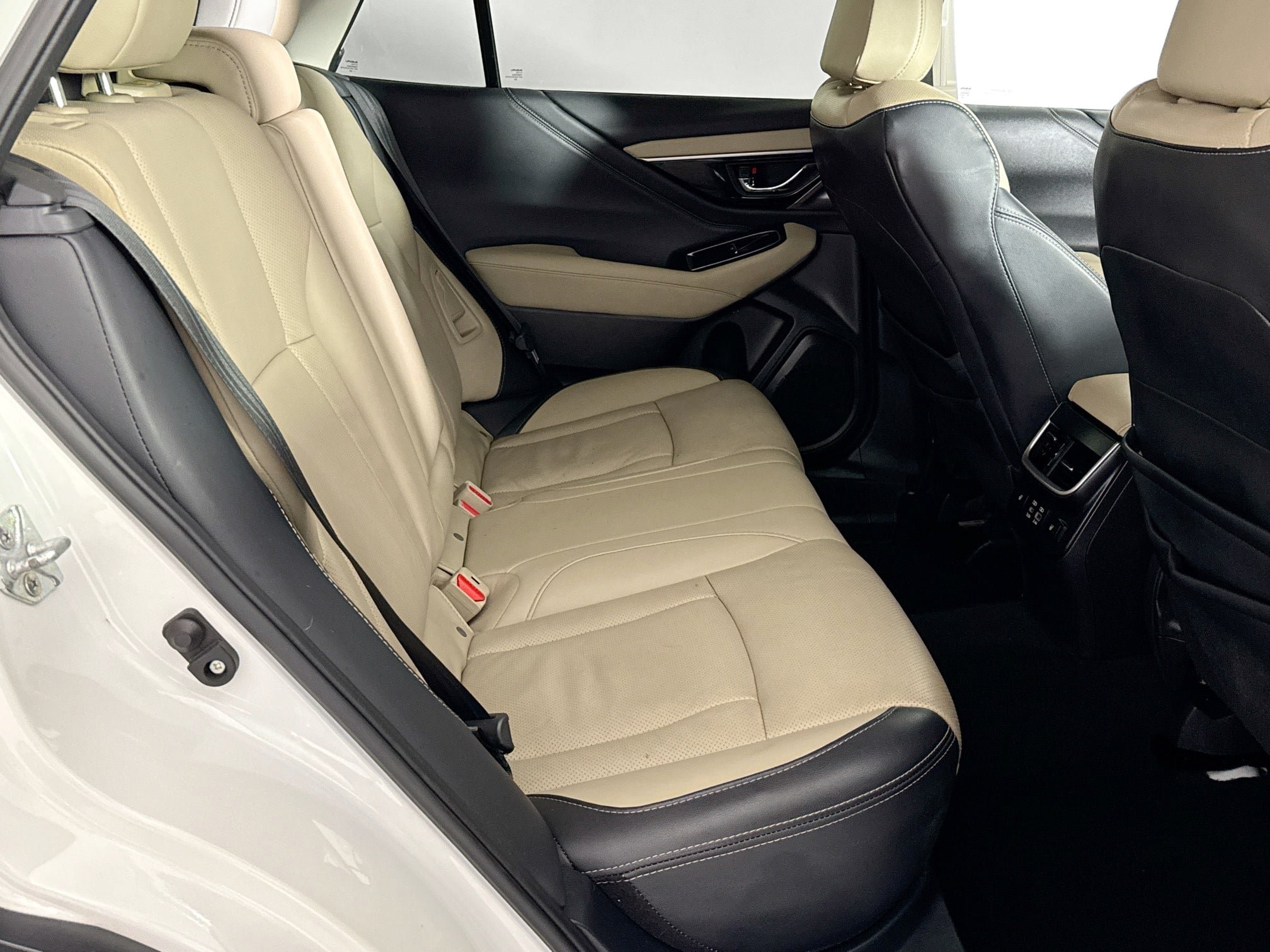 Used 2023 Subaru Outback Limited AWD/4WD image 38