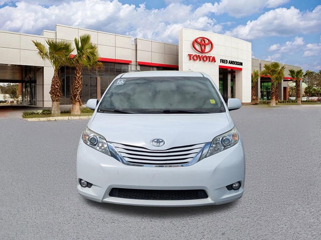 Used 2016 Toyota Sienna LE image 10