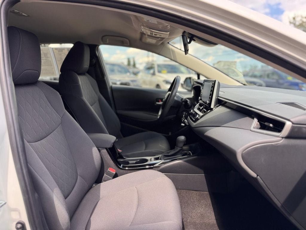 Used 2021 Toyota Corolla LE w/ Carpet Mat Package (TMS) FWD image 24
