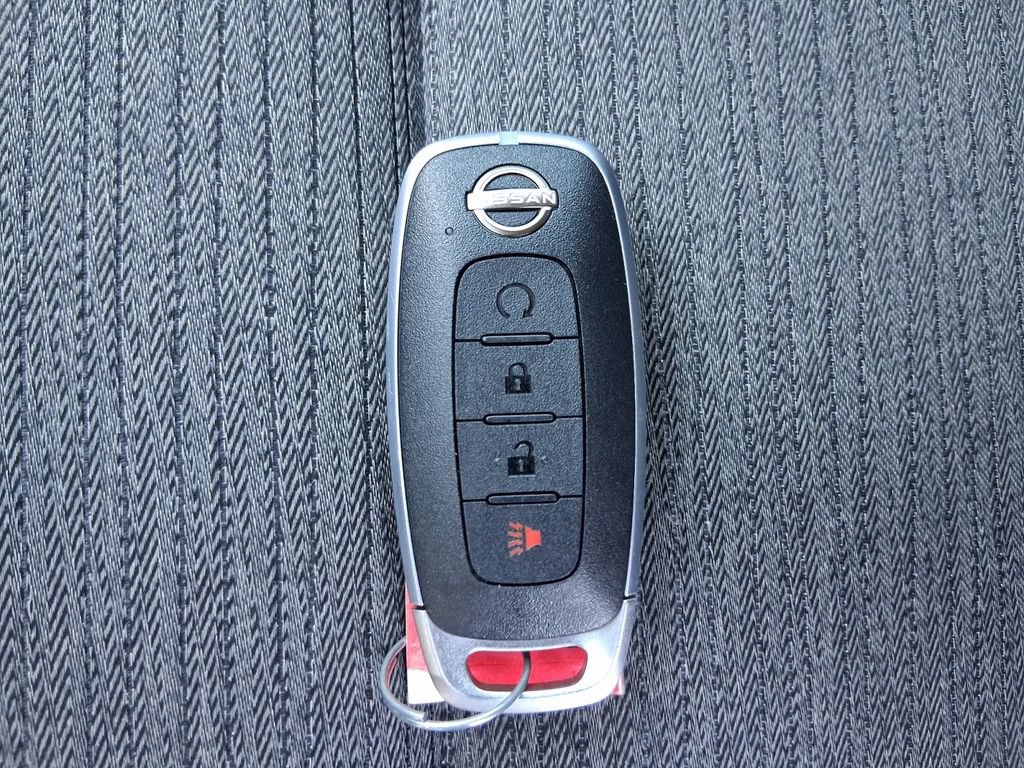 Used 2023 Nissan Rogue SV FWD image 32