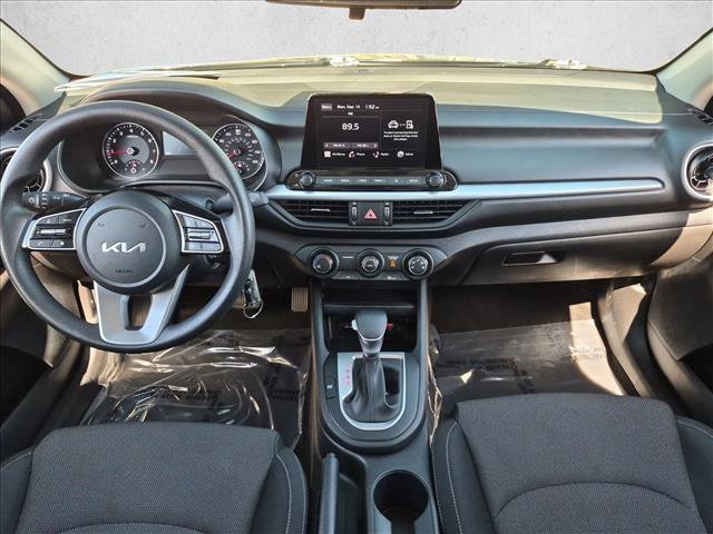 Used 2024 Kia Forte LXS w/ LXS Technology Package FWD image 16