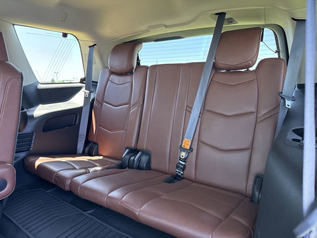 Used 2017 Cadillac Escalade Premium Luxury w/ LPO, Radiant Package AWD/4WD image 20