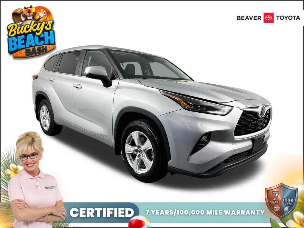 Used 2024 Toyota Highlander LE AWD/4WD image 1