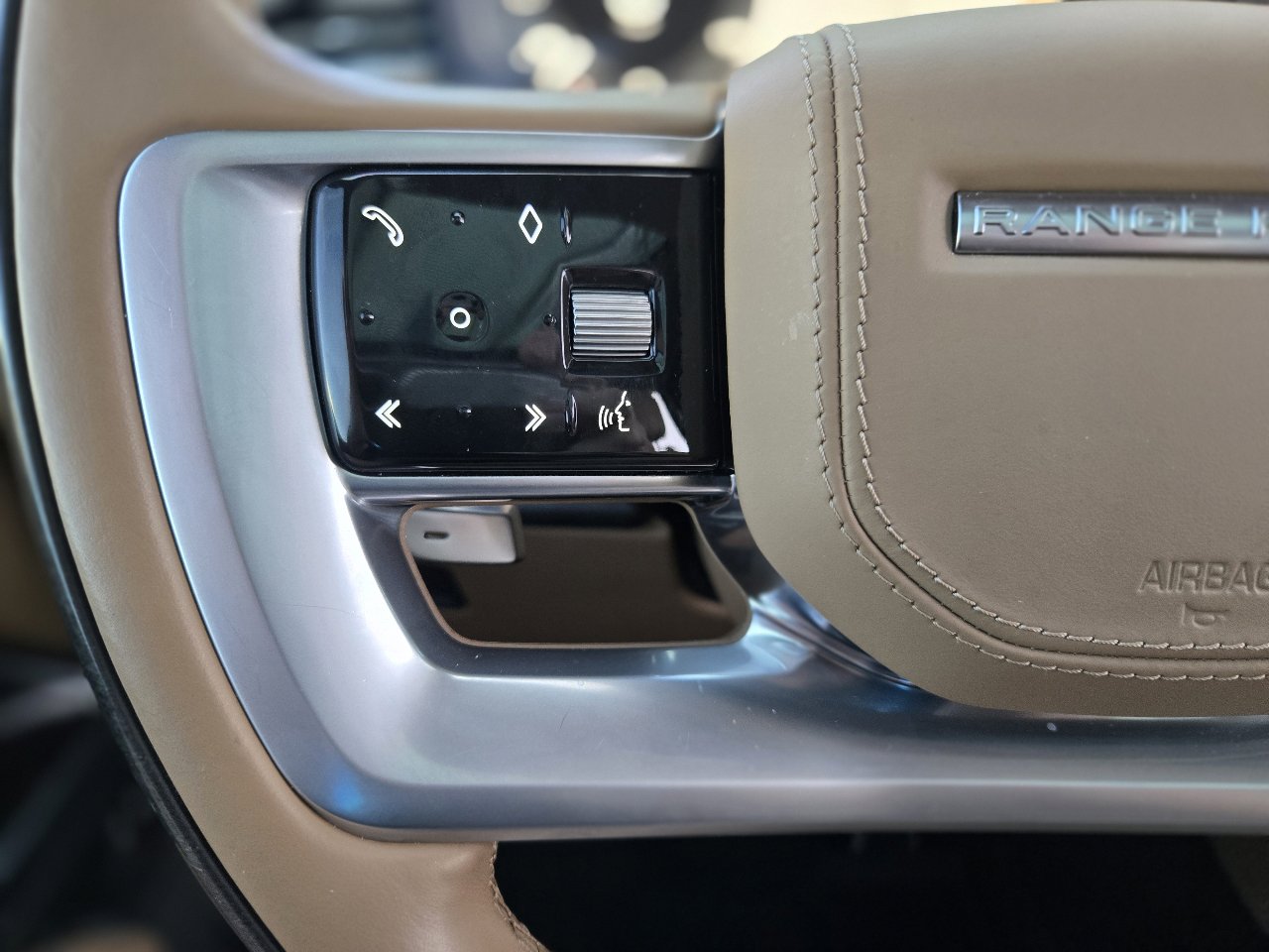 Used 2023 Land Rover Range Rover SE image 26