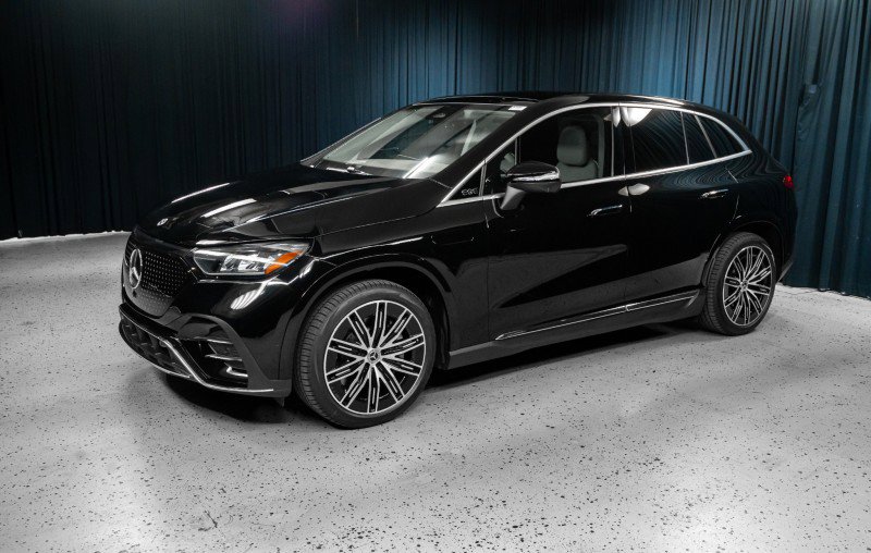 New 2026 Mercedes-Benz EQE 320 4MATIC SUV image 1