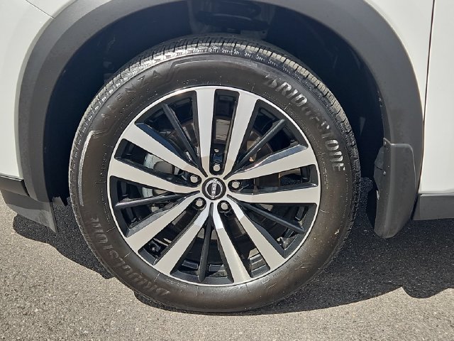 Certified 2025 Nissan Pathfinder Platinum w/ Cargo Package AWD/4WD image 10