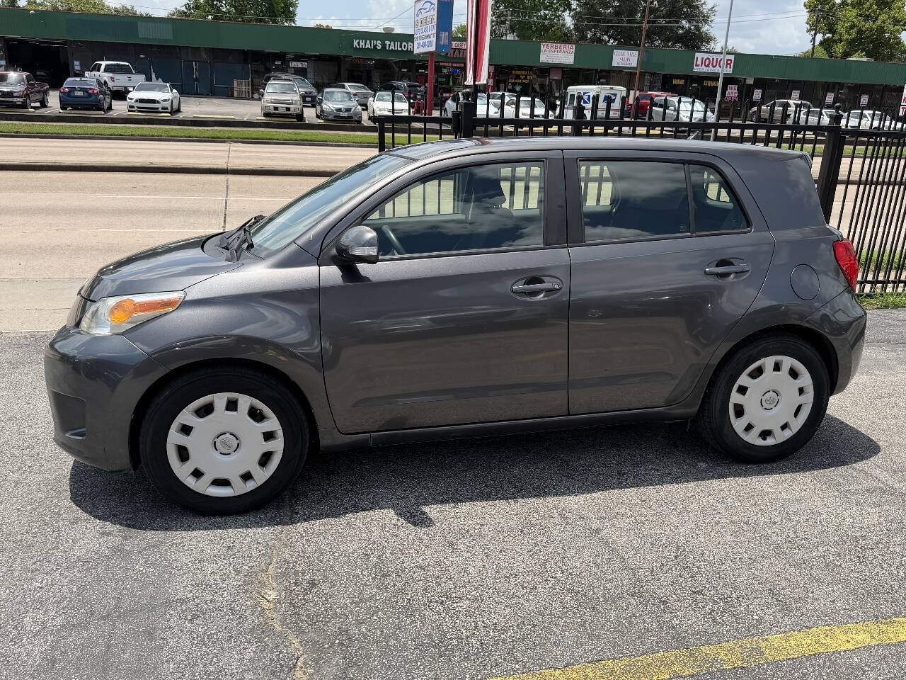 Used 2010 Scion xD FWD image 3