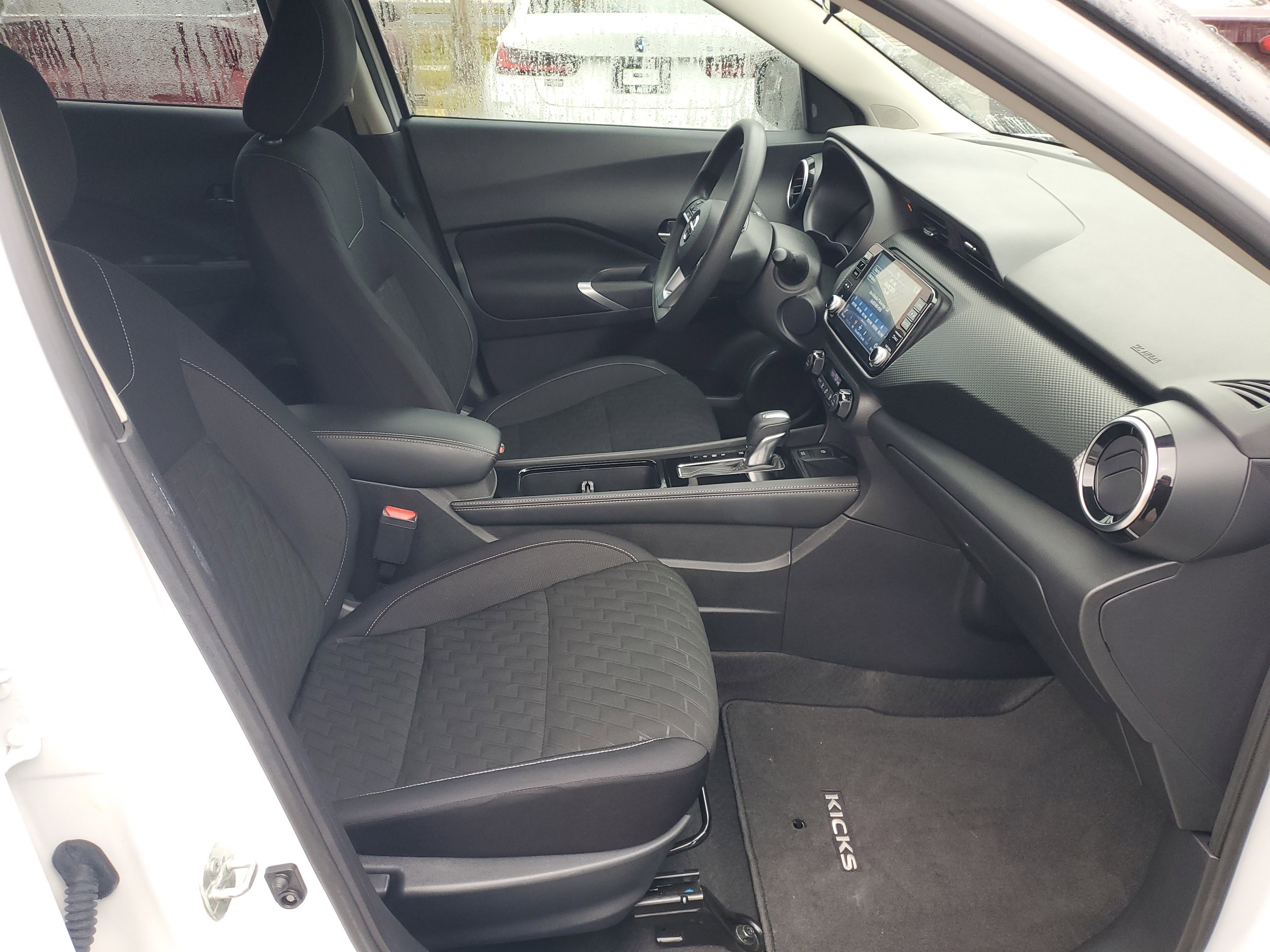 Used 2021 Nissan Kicks SV image 7