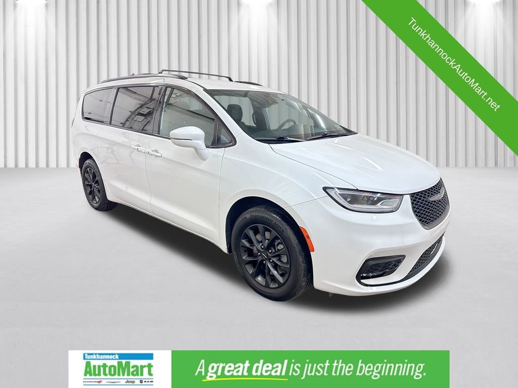 Certified 2022 Chrysler Pacifica Touring-L w/ S Appearance Package