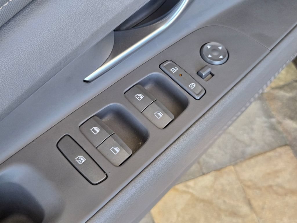 Used 2025 Hyundai Elantra Sport FWD image 12