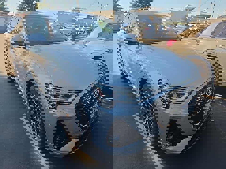 Used 2023 Audi e-tron Premium Plus w/ Premium Plus Package image 3