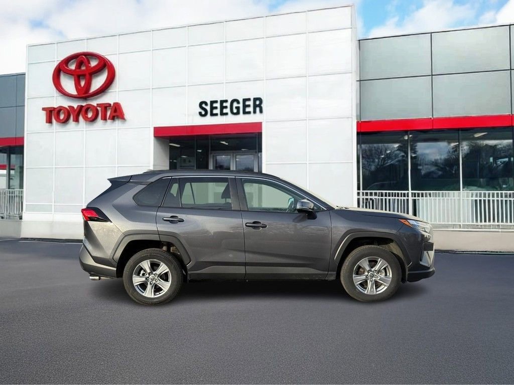 Used 2025 Toyota RAV4 XLE video 2