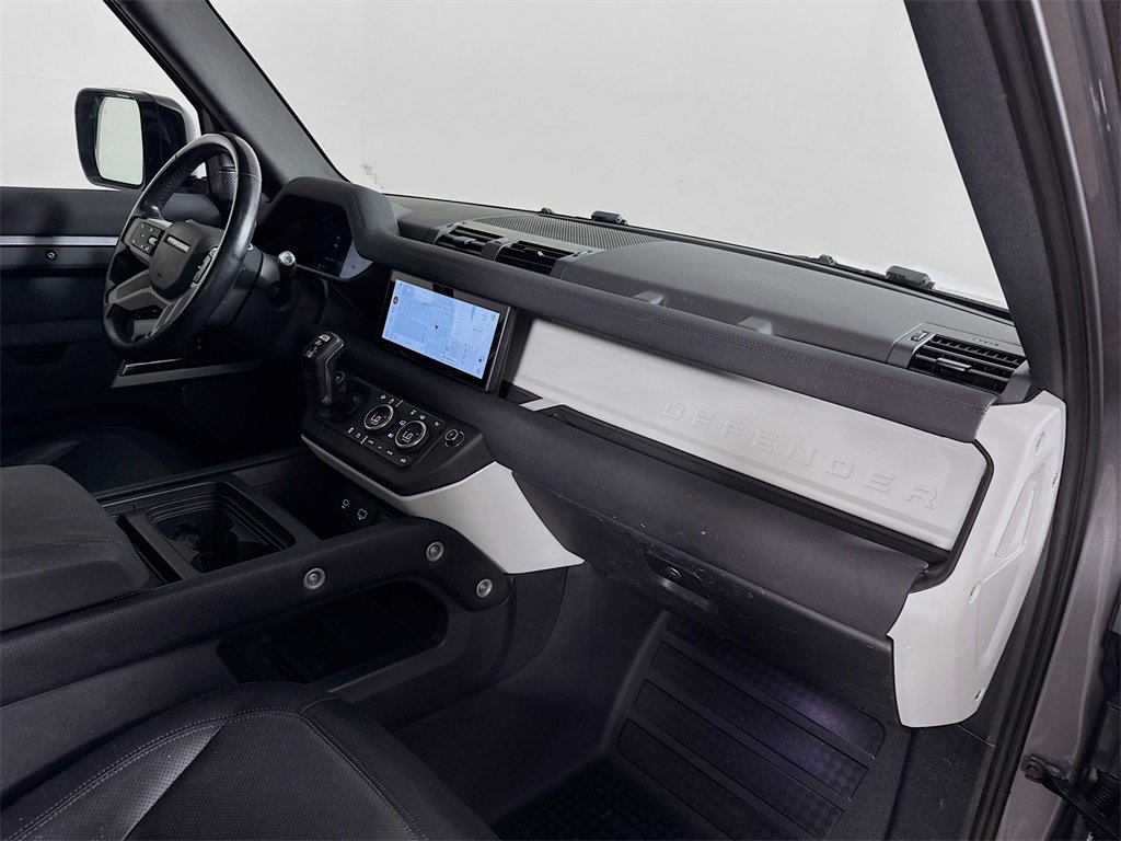 Used 2022 Land Rover Defender 90 X-Dynamic S image 34