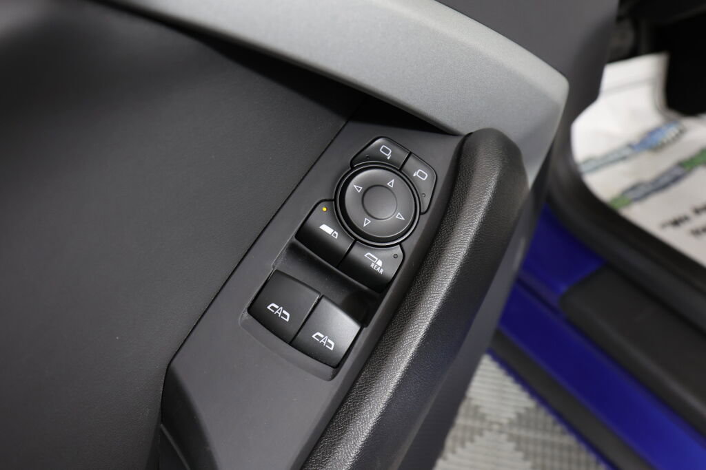 Used 2023 Chevrolet Camaro LT RWD image 24