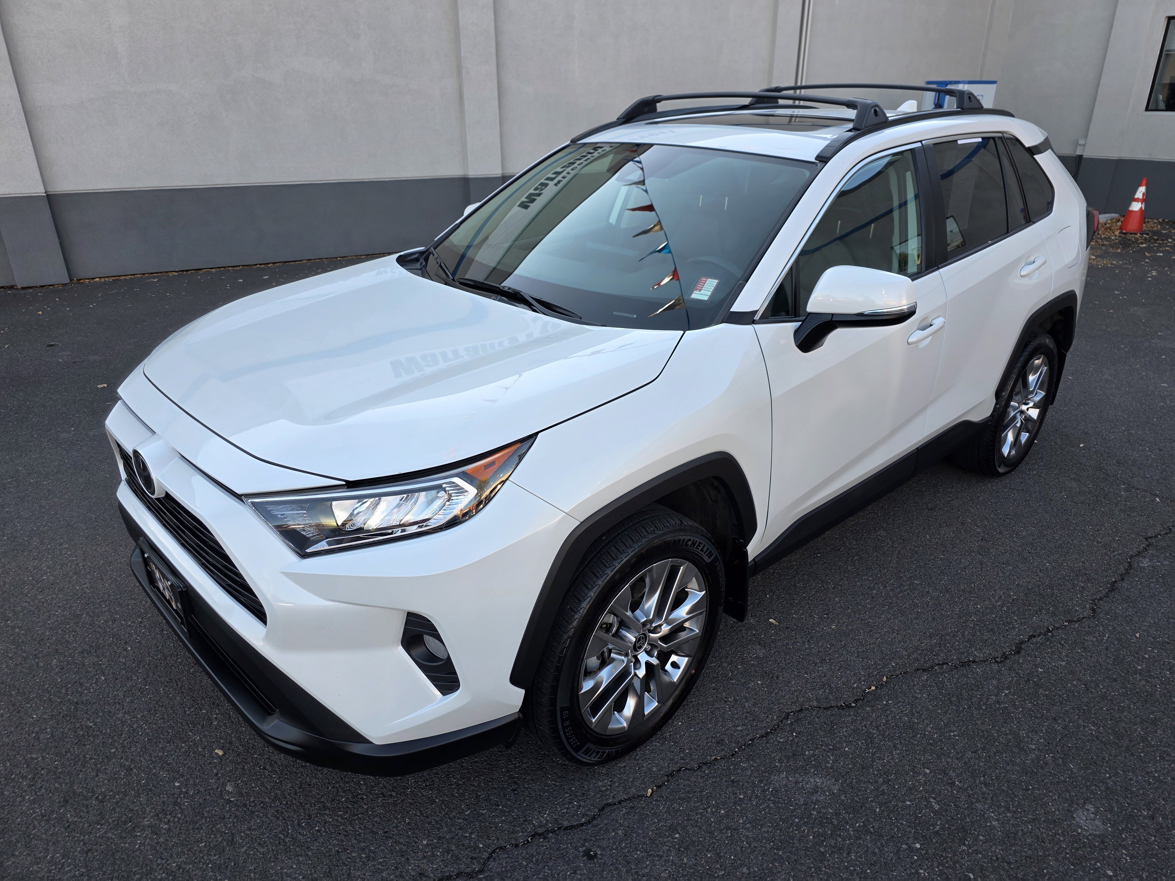 Used 2021 Toyota RAV4 XLE Premium image 29