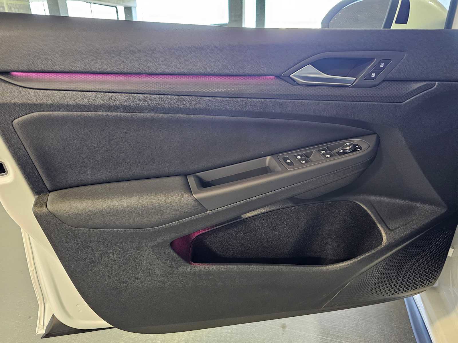 Used 2024 Volkswagen GTI SE FWD image 27