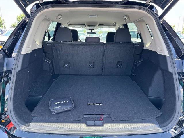 Certified 2026 Nissan Rogue SV FWD image 6