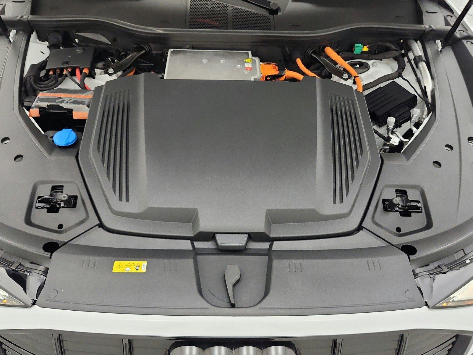 Used 2023 Audi e-tron Premium Plus w/ Premium Plus Package AWD/4WD image 17