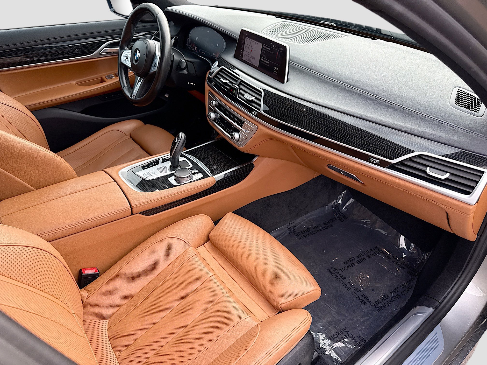 Used 2020 BMW 740i w/ M Sport Package image 14