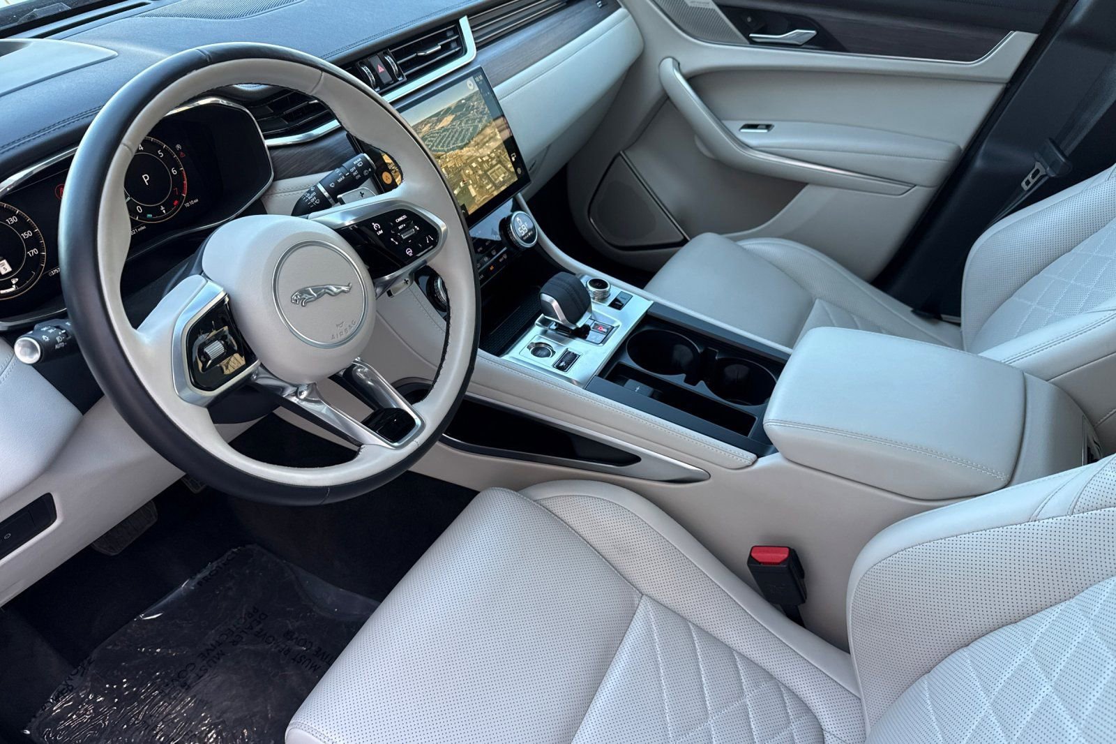 Used 2023 Jaguar F-PACE S AWD/4WD image 10