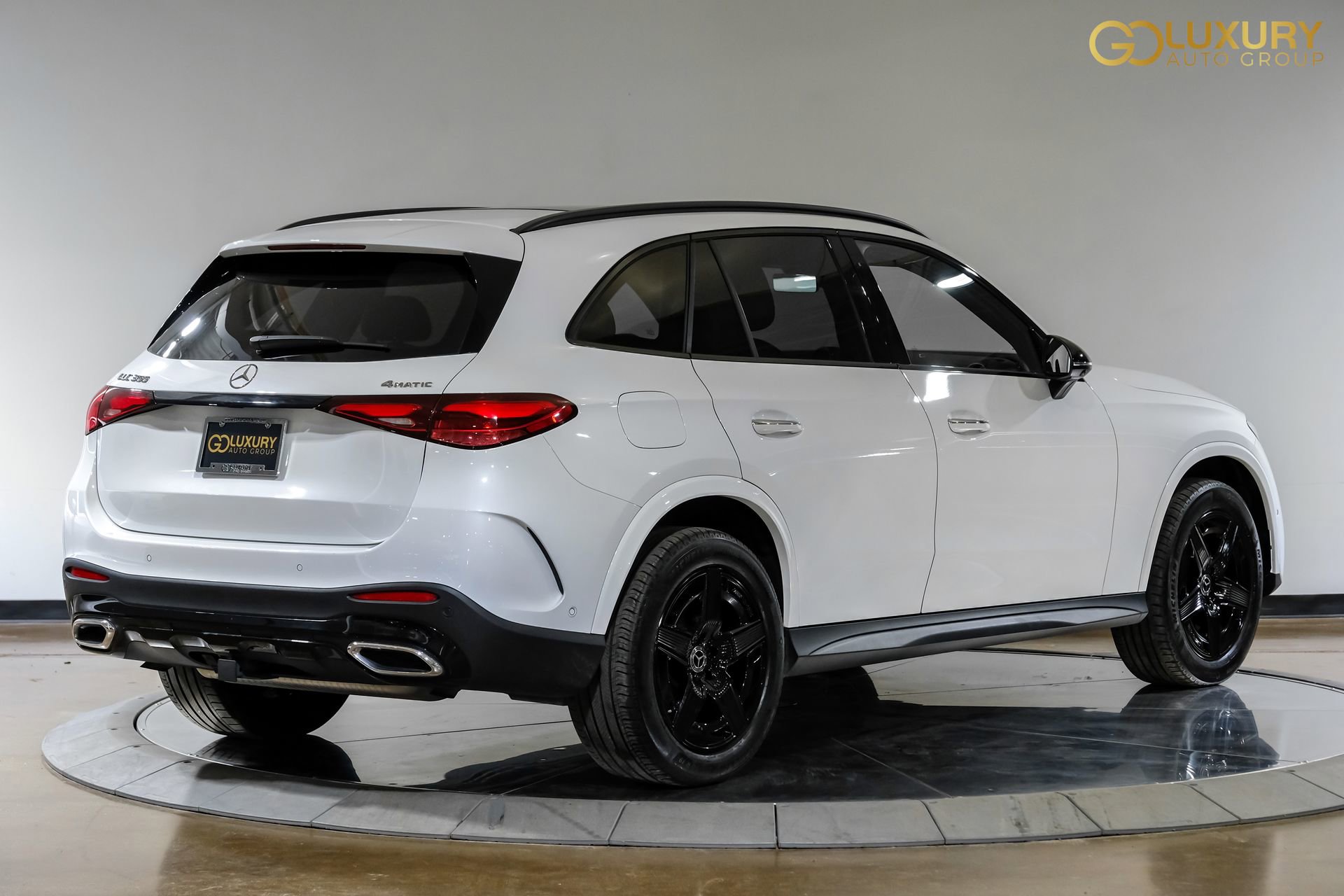 Used 2024 Mercedes-Benz GLC 300 4MATIC image 10