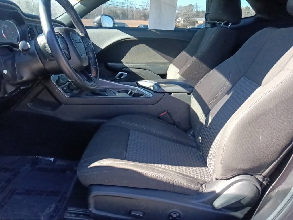 Used 2021 Dodge Challenger SXT image 16