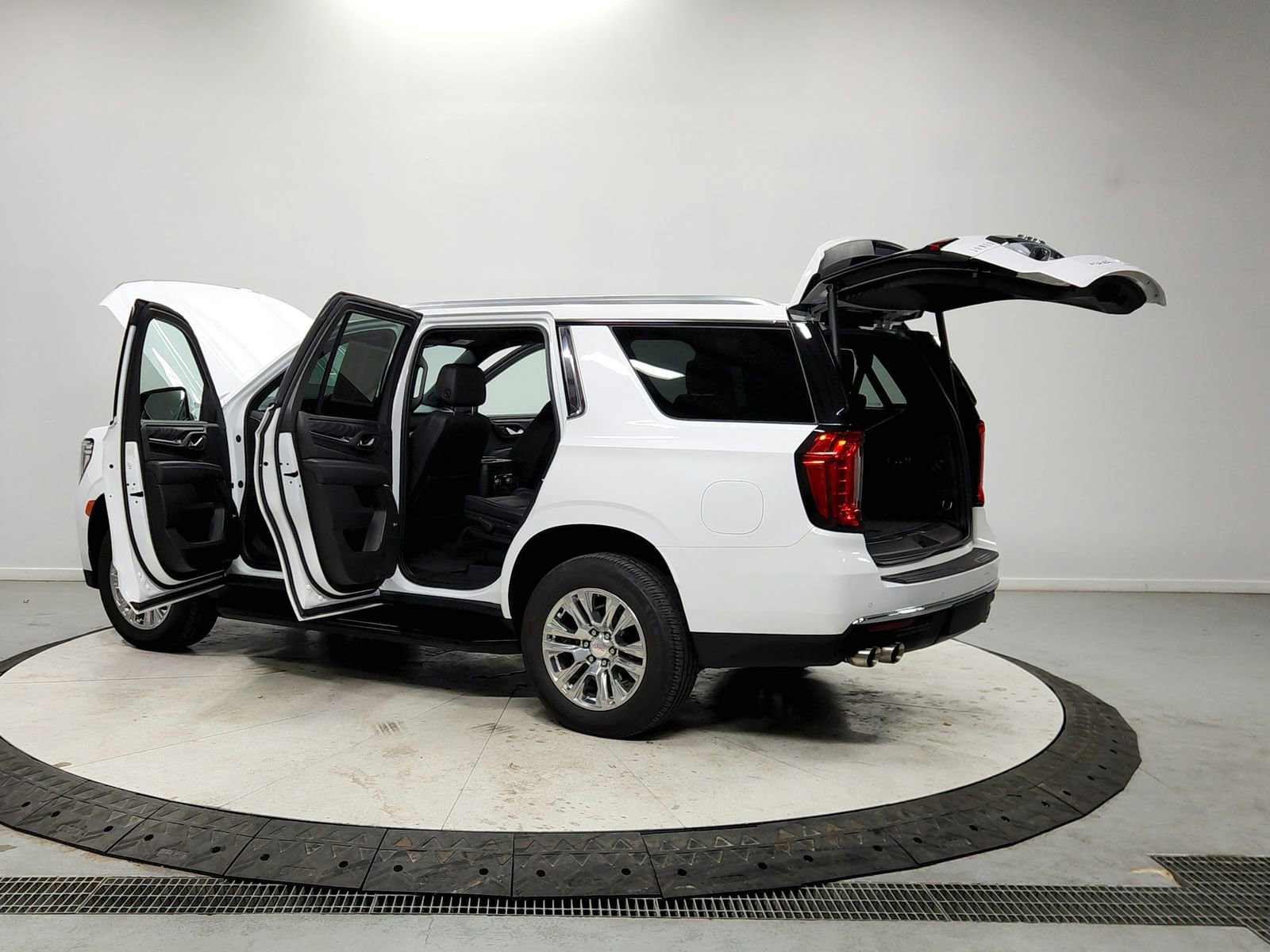 Used 2023 GMC Yukon Denali image 13