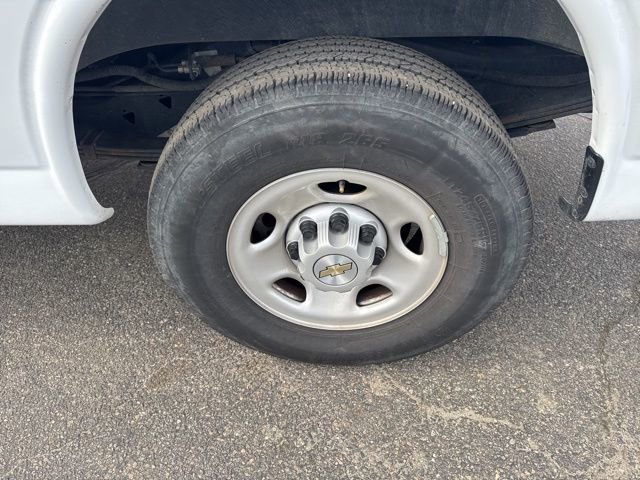 Used 2024 Chevrolet Express 2500 w/ Driver Convenience Package image 22