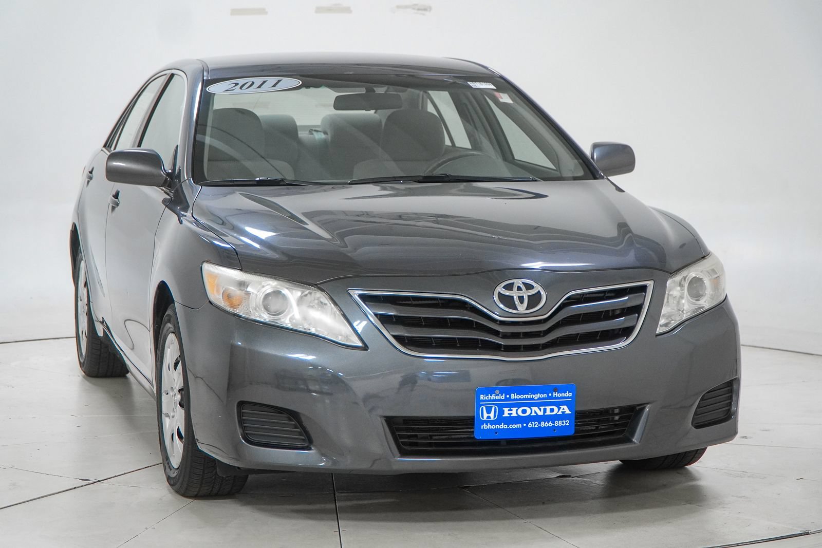 Used 2011 Toyota Camry LE FWD image 16