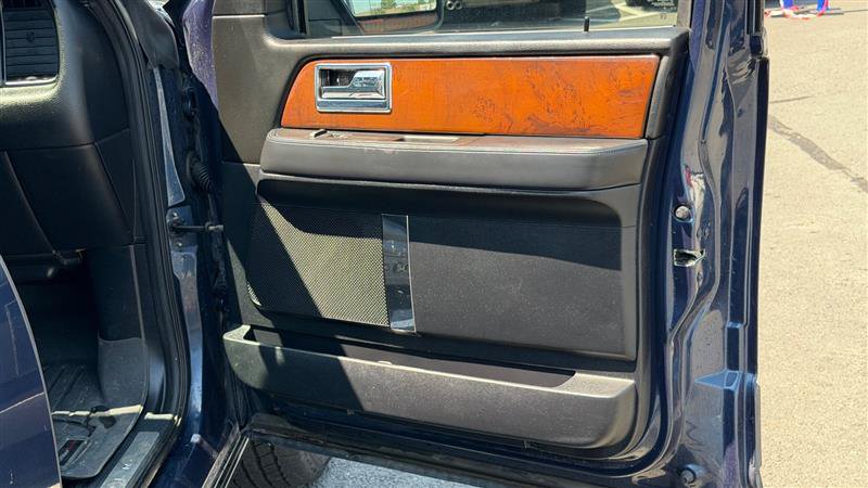 Used 2016 Lincoln Navigator L Select AWD/4WD image 29