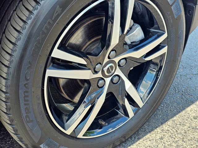 Used 2024 Volvo XC40 B5 Core AWD/4WD image 7