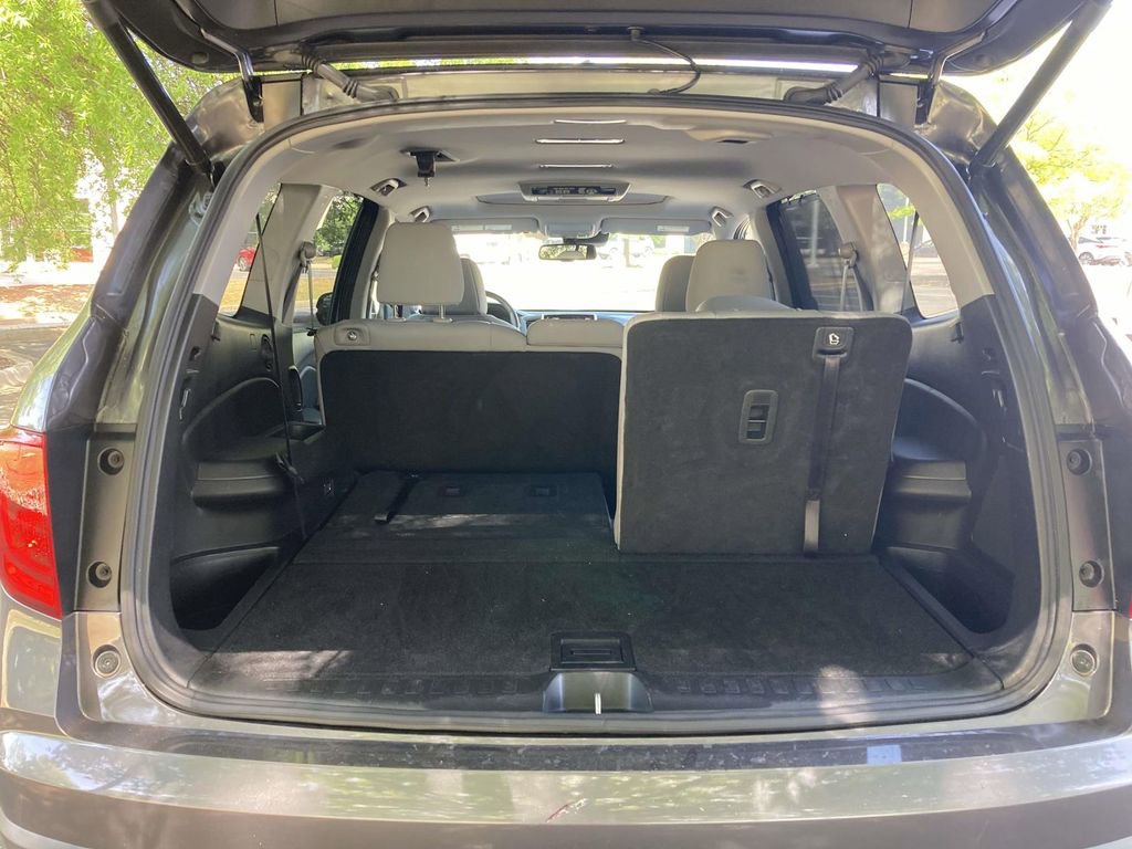 Used 2018 Honda Pilot Touring image 8