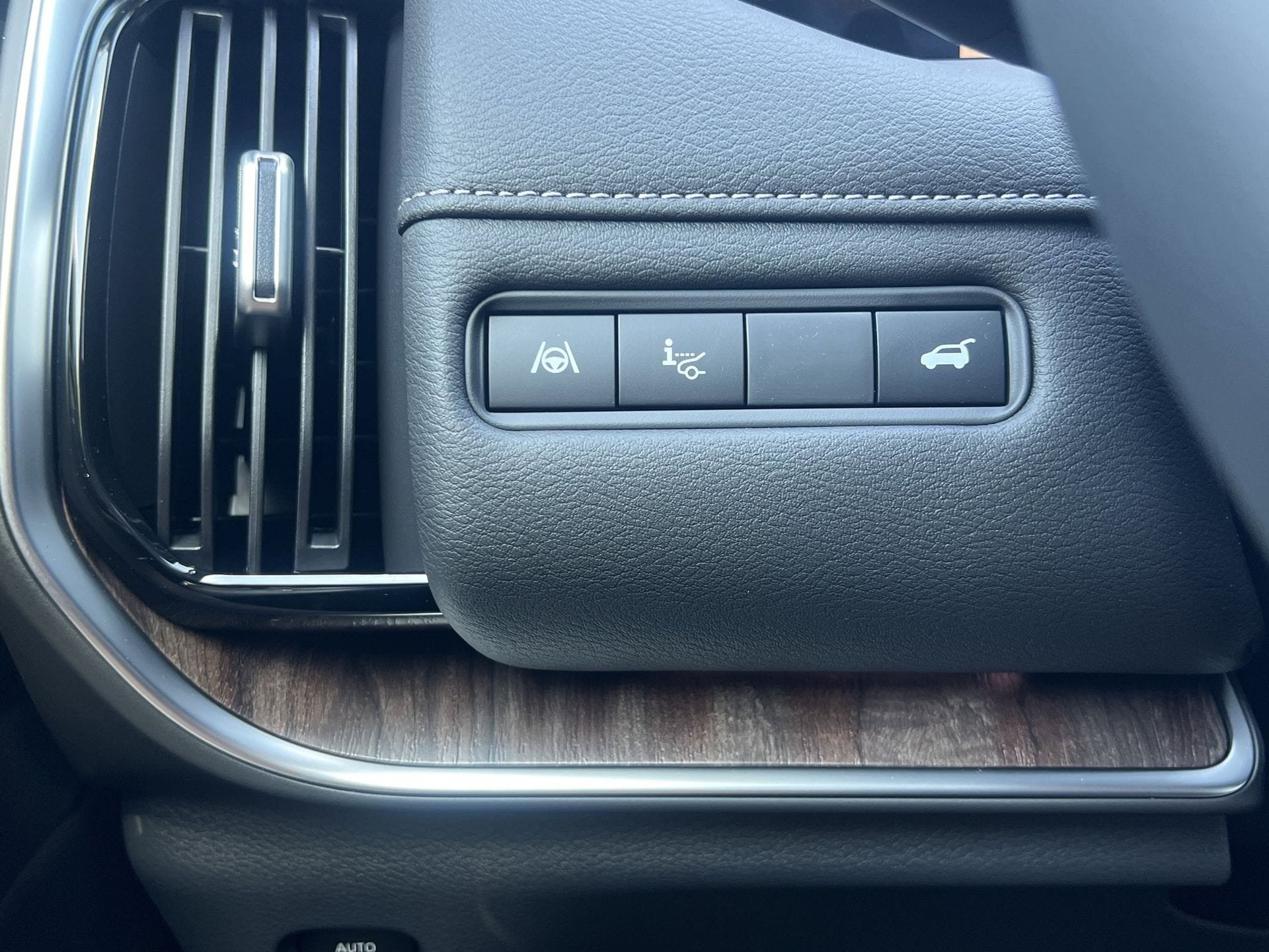 New 2026 Nissan Armada Platinum AWD/4WD image 13