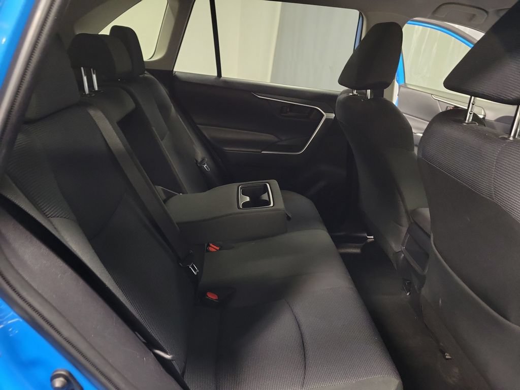 Used 2019 Toyota RAV4 LE FWD image 21